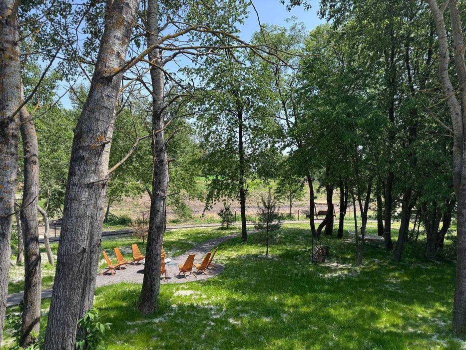 Продаж сучасного будинку в клубному містечку з басейном