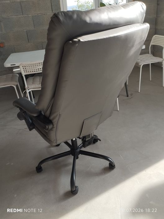 Vendo cadeira de escritório / direção Conforama MILO (Ref. 113594).