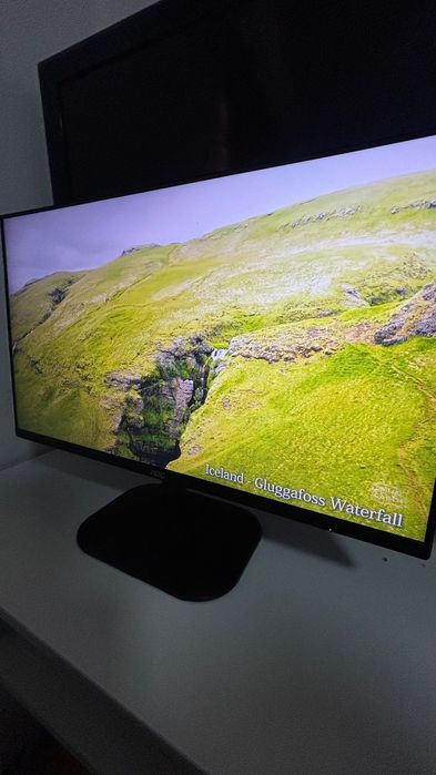 monitor preto com suporte praticamente novo com menos de 1 mês de uso