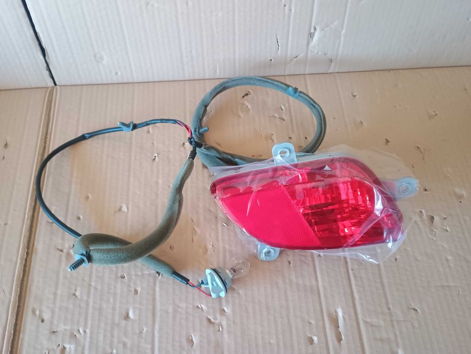 Lampa przeciwmgielna tylna prawa KIA VENGA NOWA ORYG 924041P000