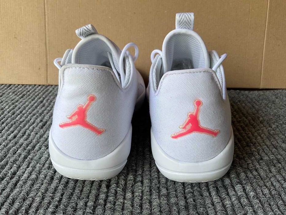 Кросовки Оригінал Jordan  37р