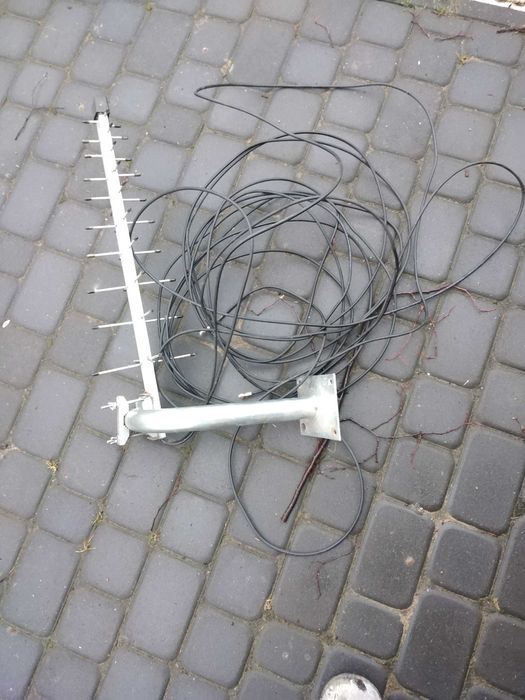 Antenę do internetu z uchwytem
