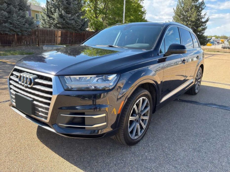 AUDI Q7      2017