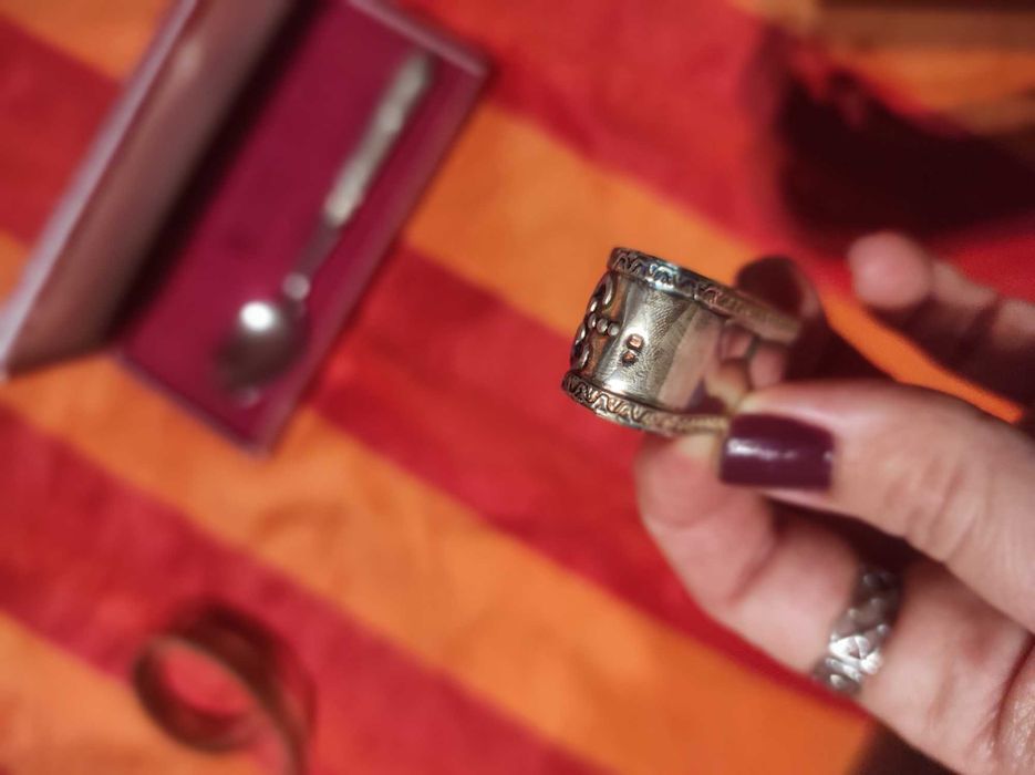 Colher antiga com argola de guardanapo em prata – Com estojo original