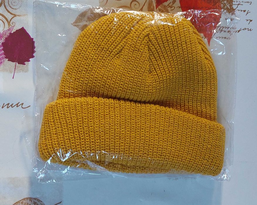 Nowa dzianinowa czapka beanie miodowa unisex