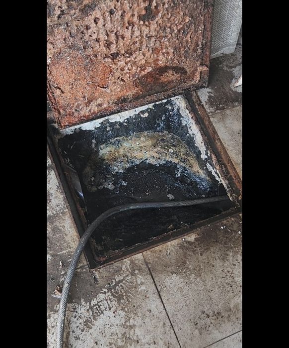 Desentupimento de esgotos (low cost)