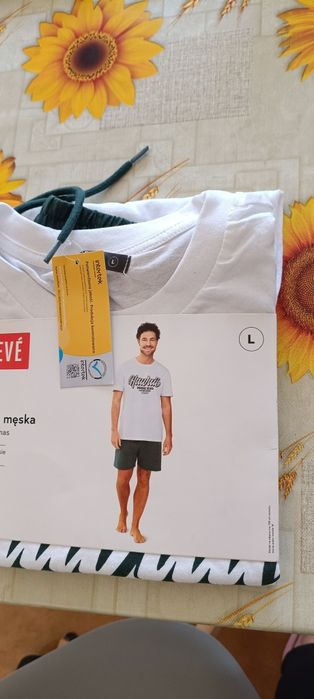 Sprzedam piżamkę L bawełna