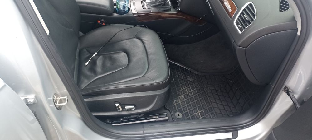 Ауди А4 б 8 квадро  2013год