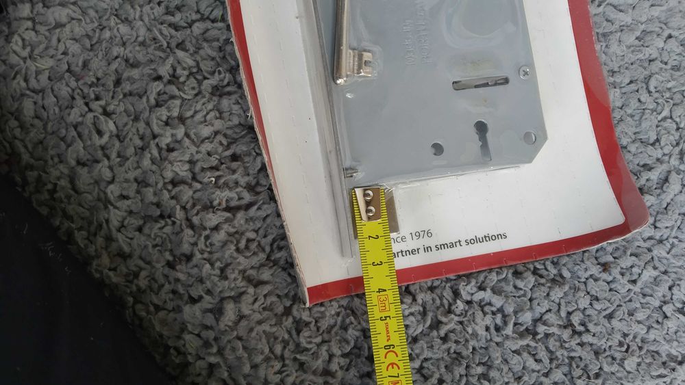 Puxador e fechadura de portas interiores