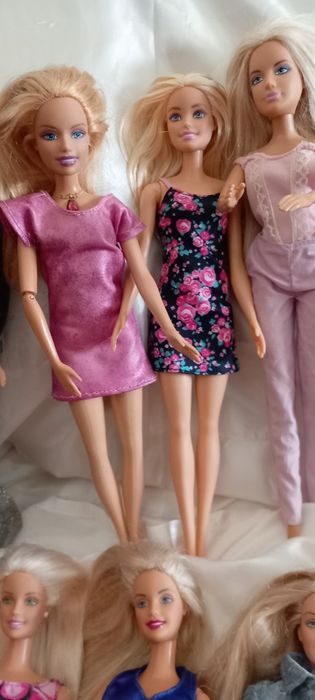 Various Barbie Dolls64861604979841123