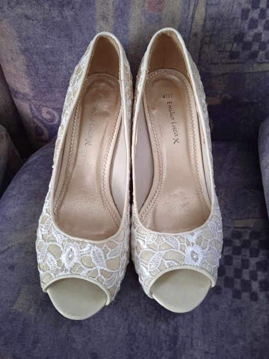 Buty z haftem b.ładne roz. 37 stan bdb+