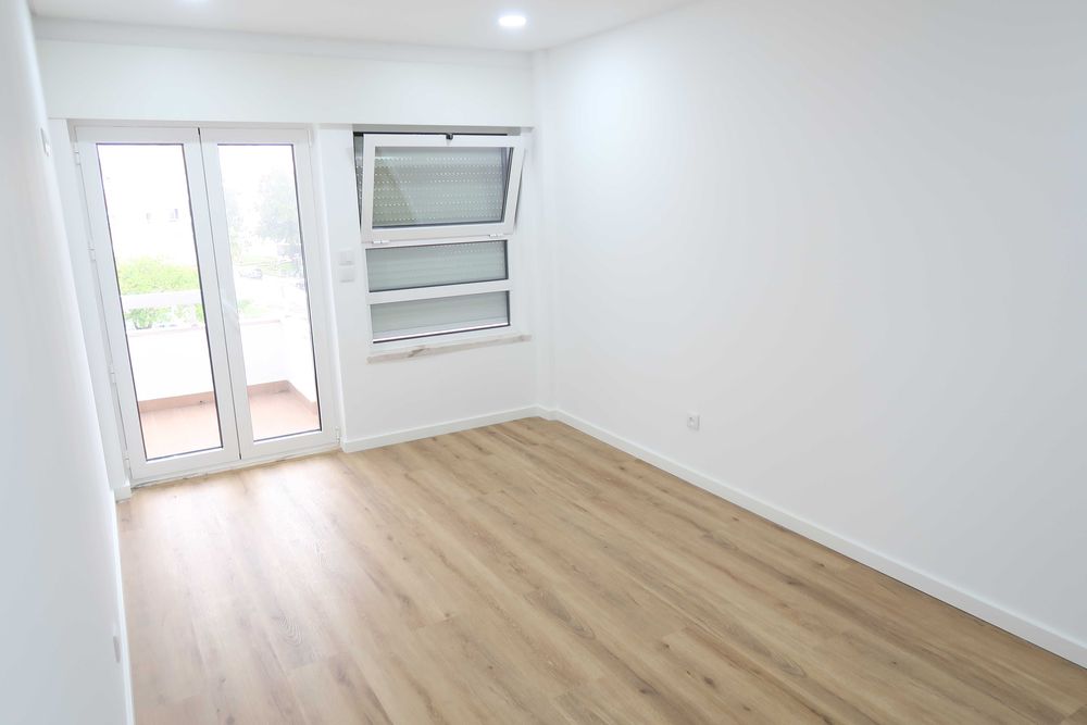 Apartamento T3 - renovação total - Quinta da Piedade