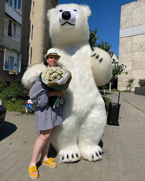 Білий ведмідь велетень.Привітання від мішки.Аніматор білий ведмедик