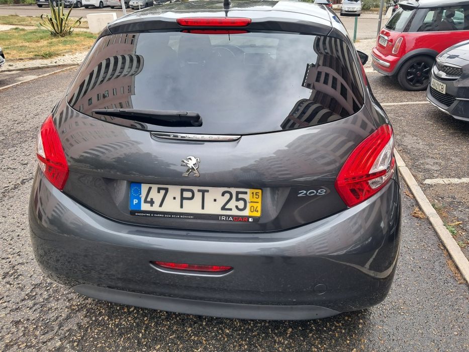 Peugeot 208 2015 — photo 2