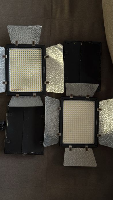 Світло Yongnuo YN-300 III