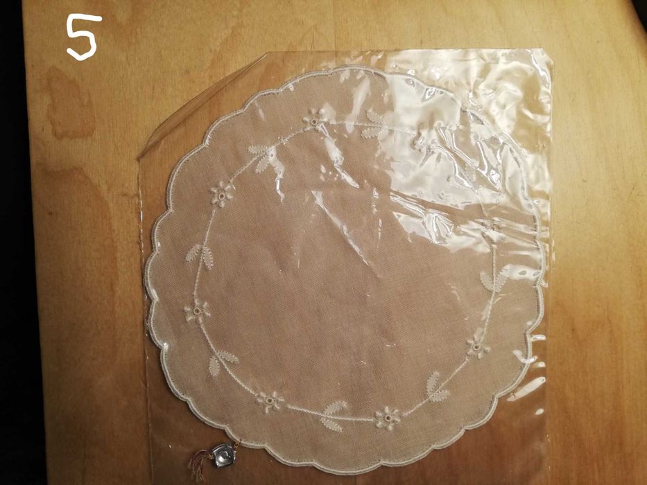 Conjunto de vários panos bordados