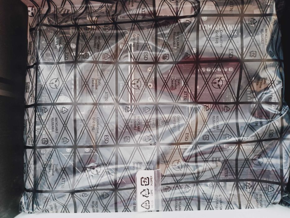 AMD Ryzen 5 5600x, MSI B450 Tomahawk max, DDR4 Viper 3000Mhz 2x8 Gb