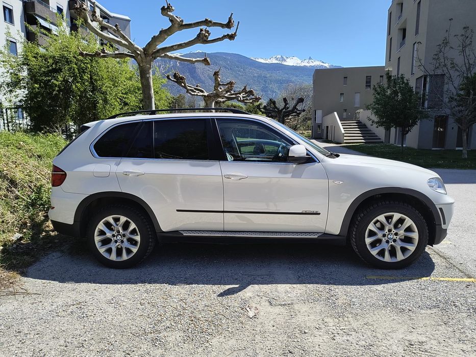 Продам BMW X5 в гарному стані без пробігу по Україні