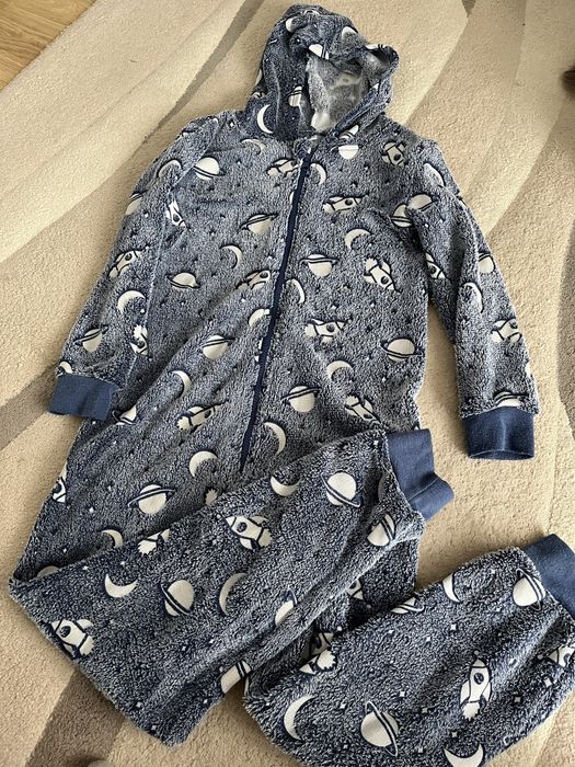 Piżama jednoczęsciowa 134/140 cm