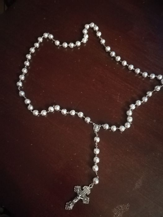 Terço  feito à mão com bolas medias