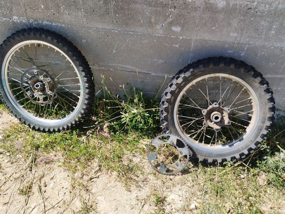 Rodas Husqvarna 21/18