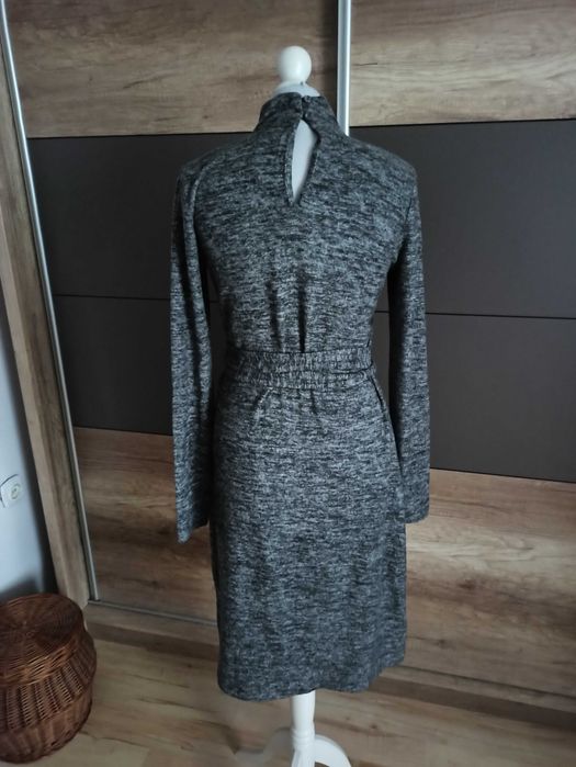 Szarą sukienka sweterków a r. 40