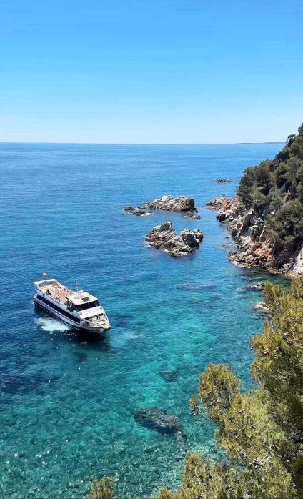 Власник Вілла Поруч Барселона, Іспанія. Франція 100км. Готівка Крипта