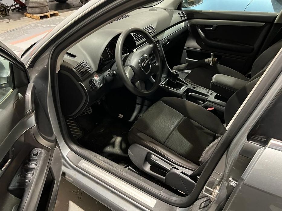 Áudio A4 carrinha Sw 1.9 Tdi de 2007 para peças