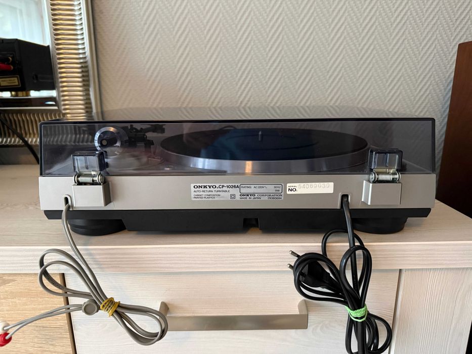 ONKYO CP-1026A Gramofon półautomatyczny Hi-Fi
