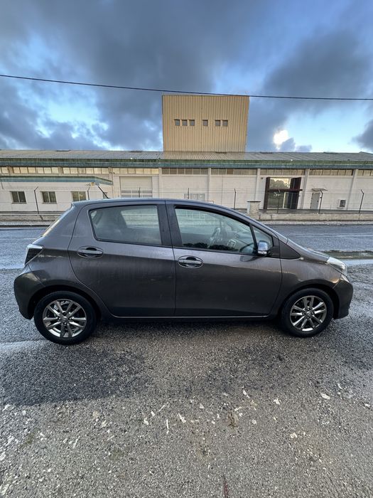 Toyota Yaris — fotografia 4