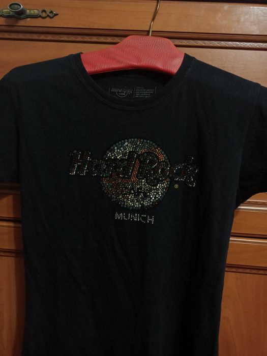 Футболка Hard Rock cafe.