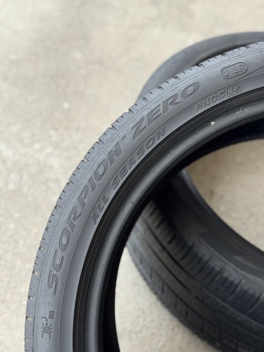 Шини всесезонні 265/40/22 Pirelli Scorpion Zero