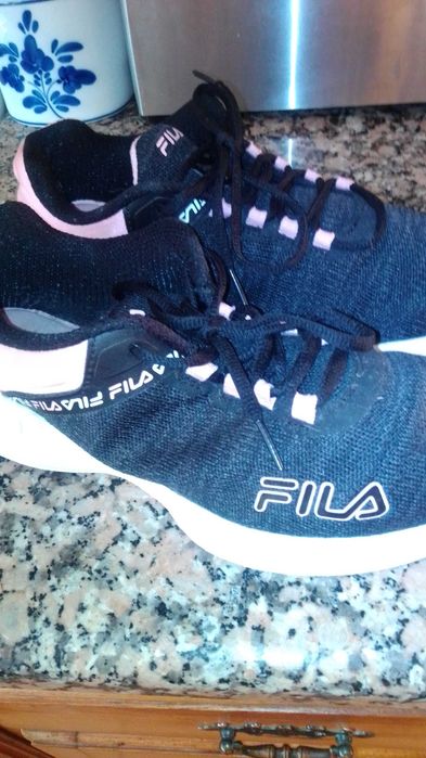 Sapatilhas Fila (tamanho 39)