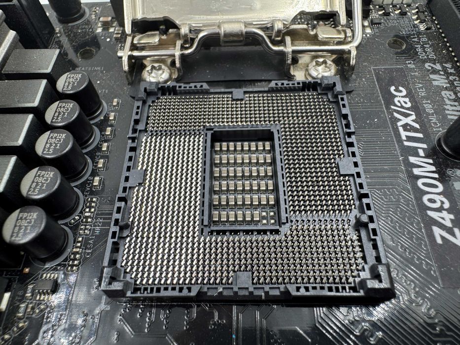 Материнка Asrock Z490M-ITX/ac. Mini-itx. LGA1200 / 2x LAN / 2x m.2