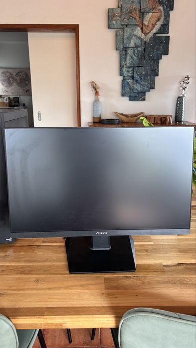 Monitor ASUS novo