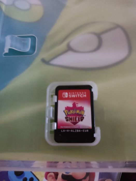 Jogo Pokémon Shield para Nintendo Switch

- RPG