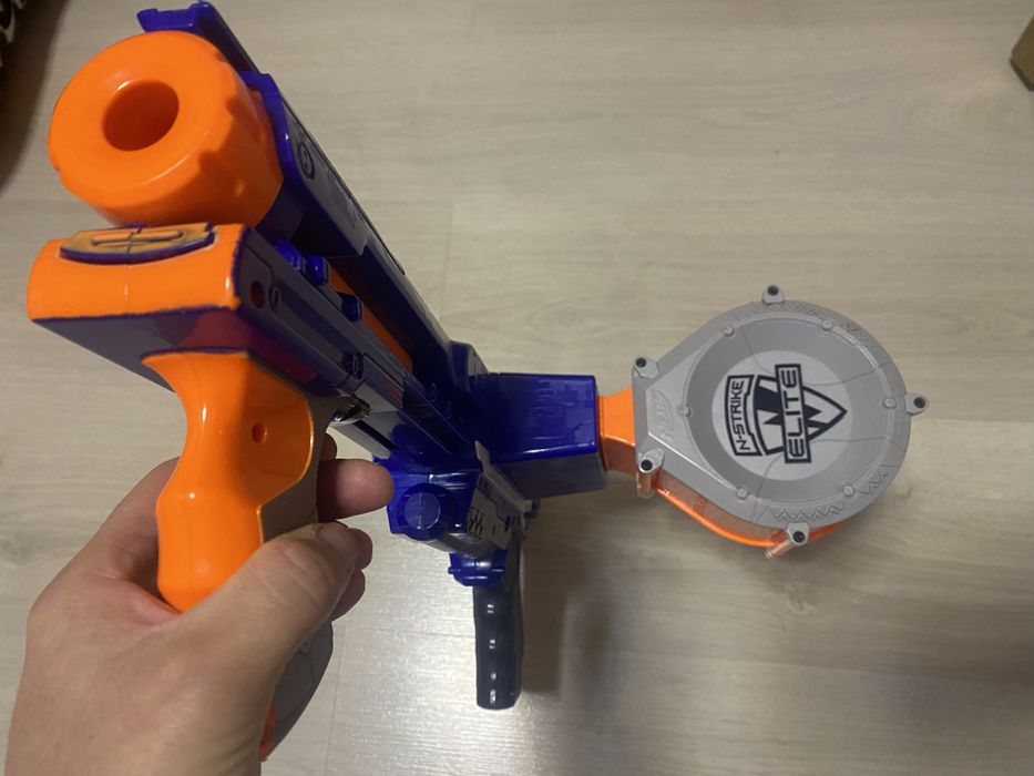 Бластер Nerf Hasbro 2013 с барабанным магазином в Подарок vr очки