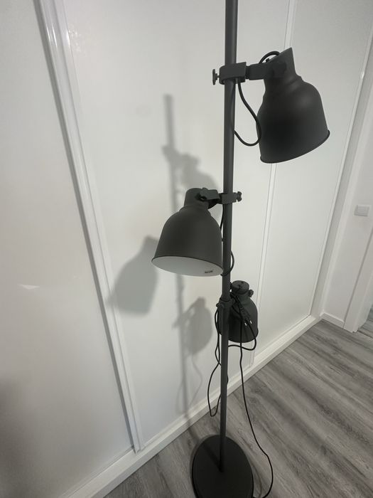 Candeeiro de pé da loja ikea