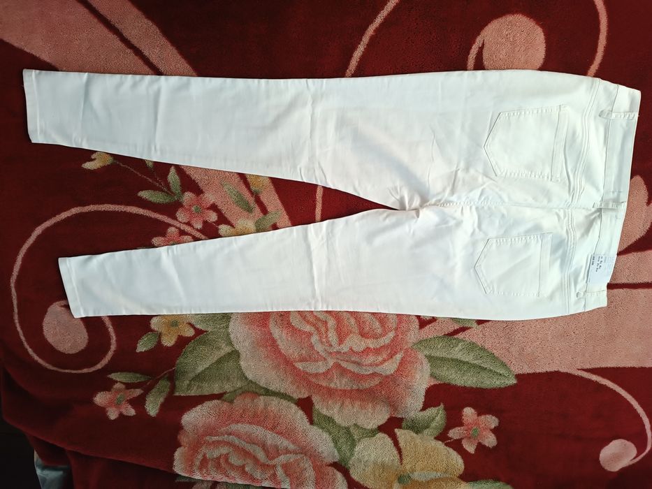 Нові брюки New Look 46