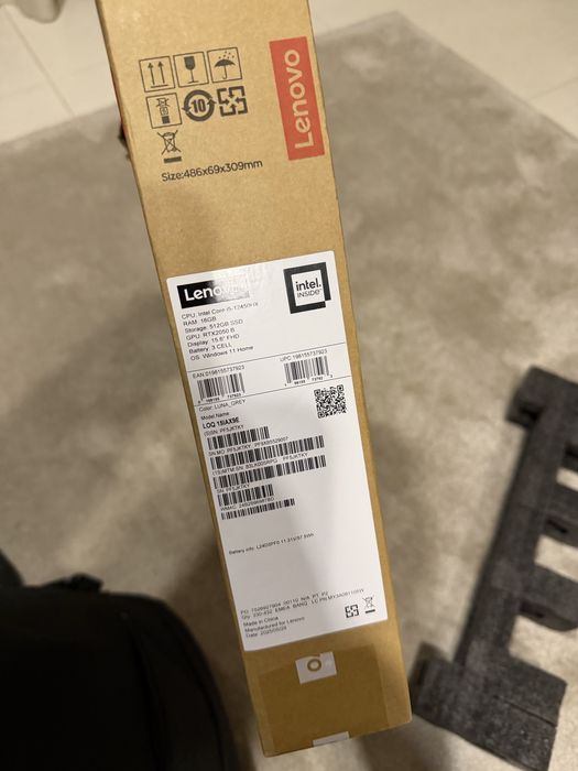 Portatil Lenovo LOQ 15IAX9E-923 15,6