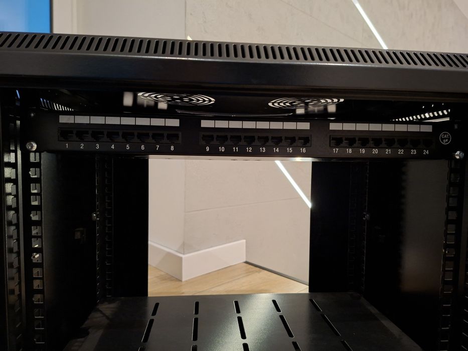 Szafka Rack, szafa internetowa, patchpanel