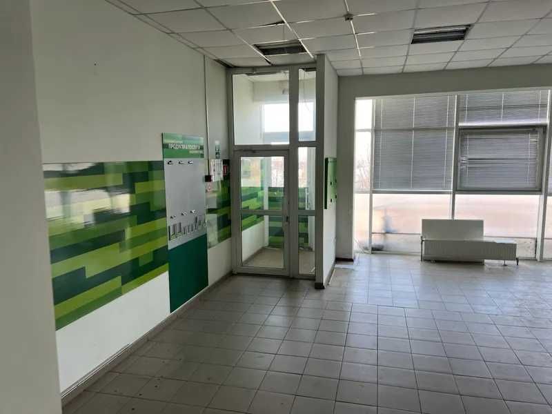 Продаж фасадного комерційного приміщення 2241 м² вул. Мостобудівників, 17/12 (Центральний район) - More
