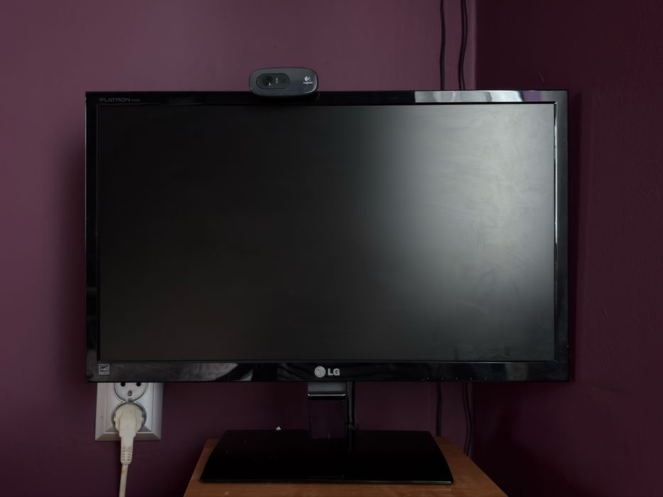 Komputer stacjonarny windows xp z ekranem