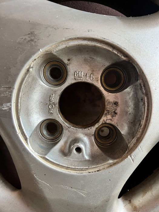 Jantes especiais opel  4x100 pneus NOVOS