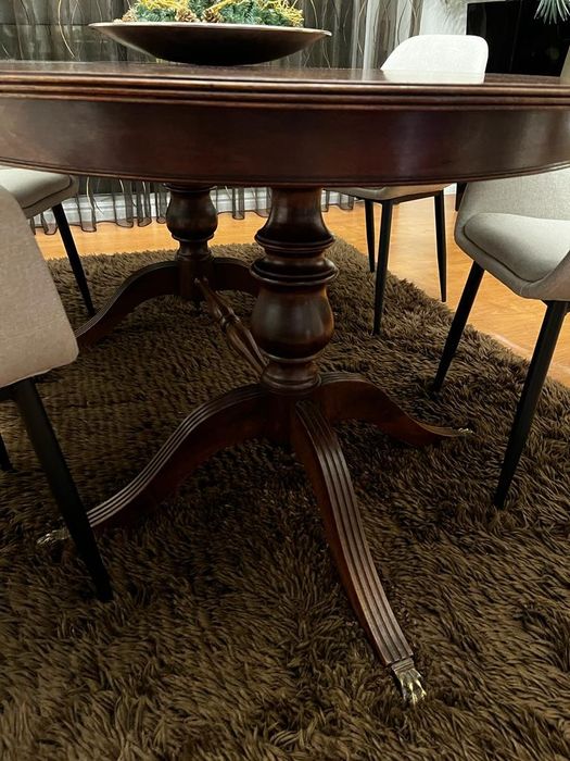 Mesa em Mogno Extensível