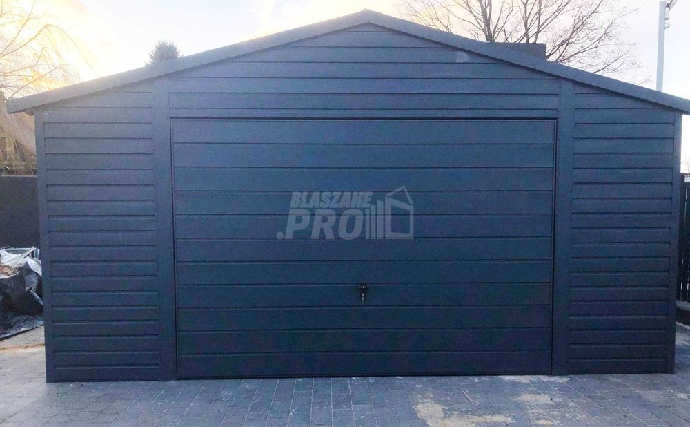 Garaż blaszany 5x7 Brama  Antracyt  Dach dwuspadowy GP103
