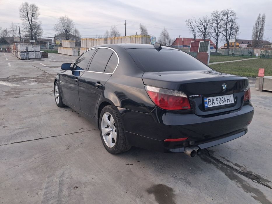 BMW E60. 2.2  МКПП,