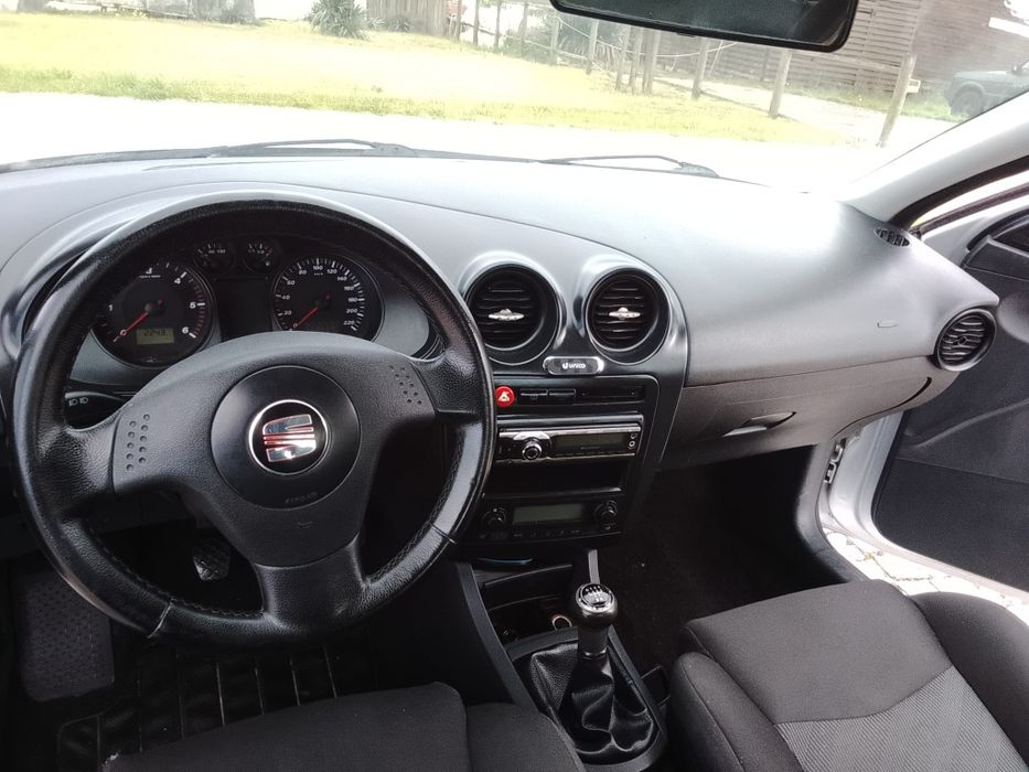 Carro Ibiza em excelente estado