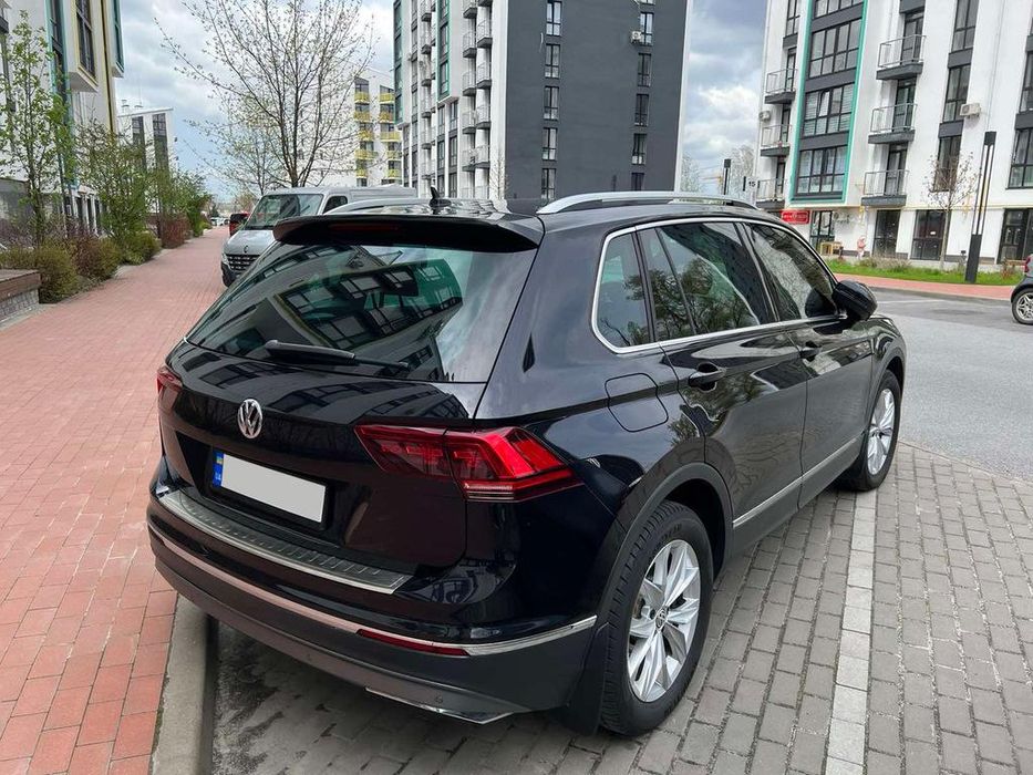 Volkswagen Tiguan 2016-2023 Накладка на задній бампер (OmsaLine, нерж)