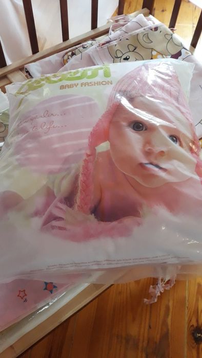 Новий !Конверт, ковдра на виписку з шапочкою та пінетками.